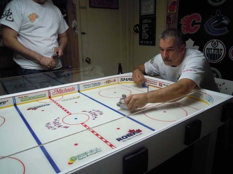 Steve Crawford playing on the current board in 2012